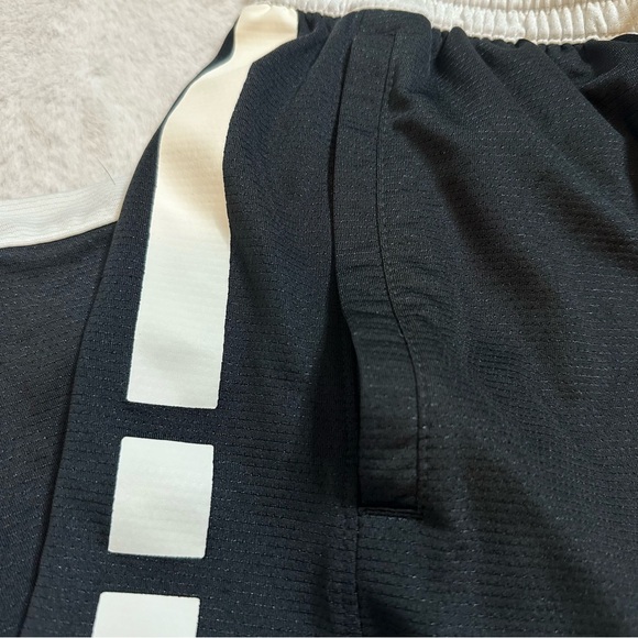 Men’s Small Nike Basketball Shorts - Picture 4 of 7